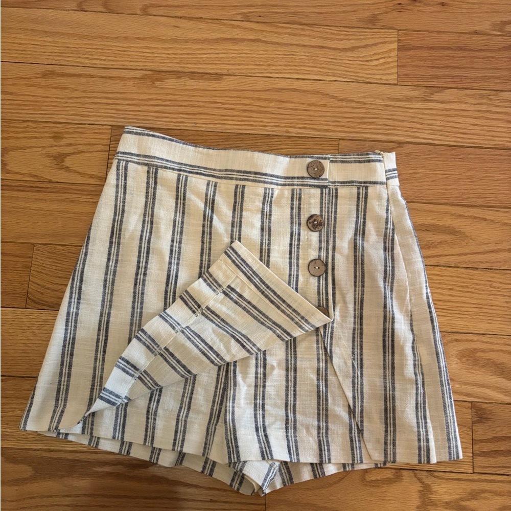 ZARA Striped Cream and Black Skort - Picture 2 of 4